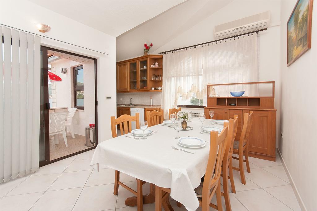 Apartments Natasa Trogir Eksteriør bilde