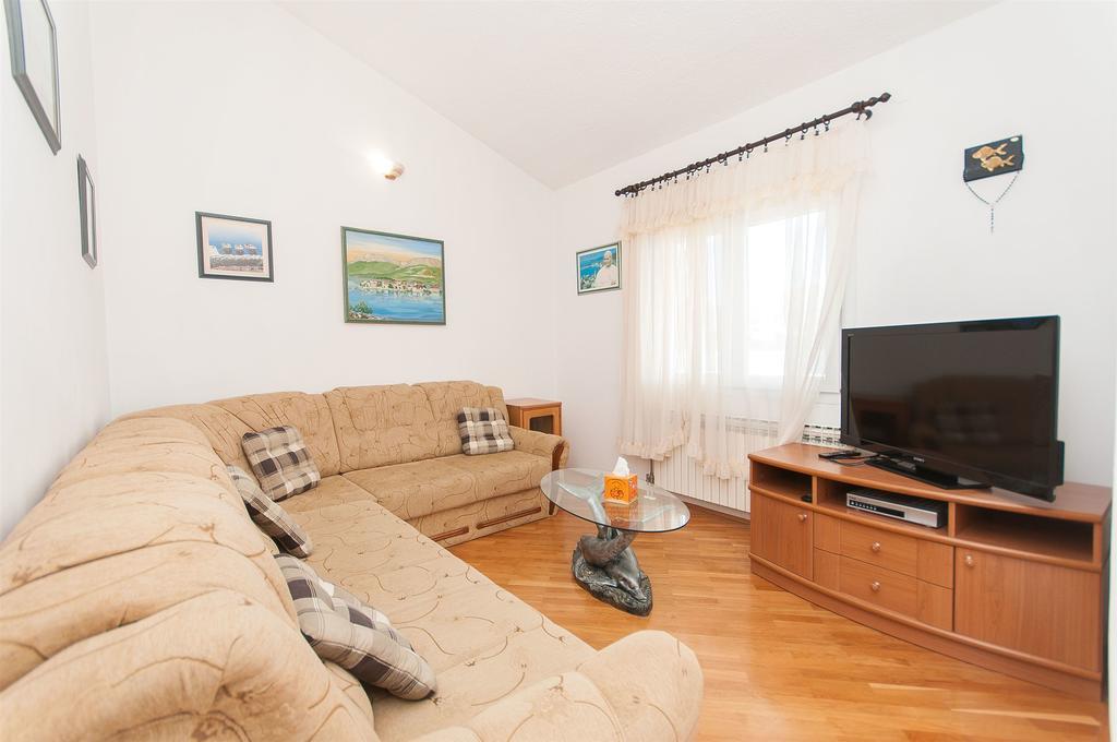 Apartments Natasa Trogir Eksteriør bilde