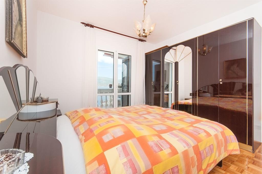 Apartments Natasa Trogir Eksteriør bilde